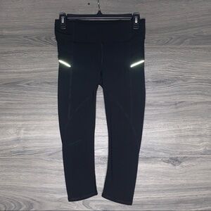 Athleta Body - reflective pocket capris Size Small
